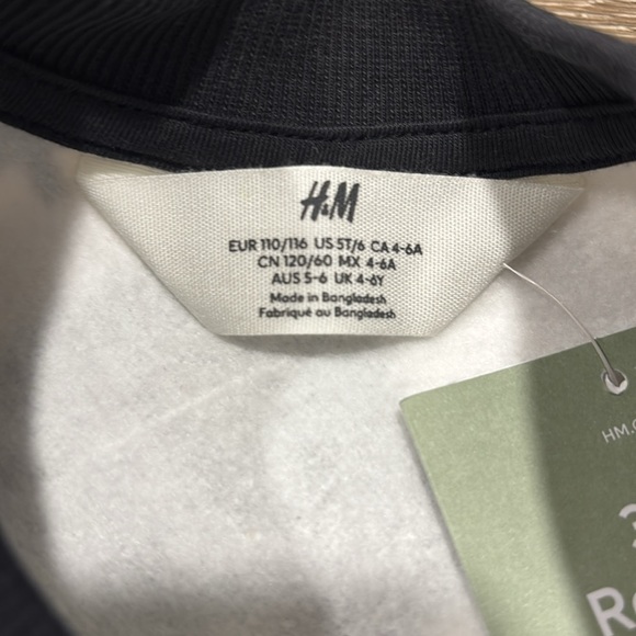 H&M Skull Sweatshirt - Picture 2 of 2